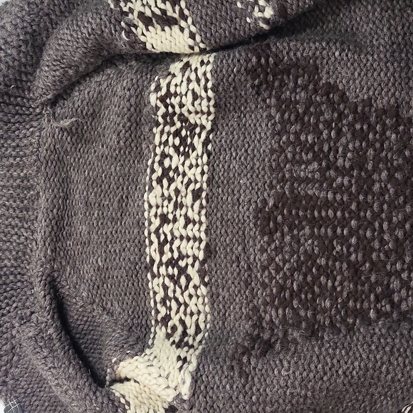 Vintage Tuak Cowichan Thunderbird Chunky Wool Zip Sweater Hand Knit in Canada - Picture 3 of 7